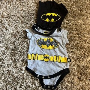 Batman onesie with cape‎